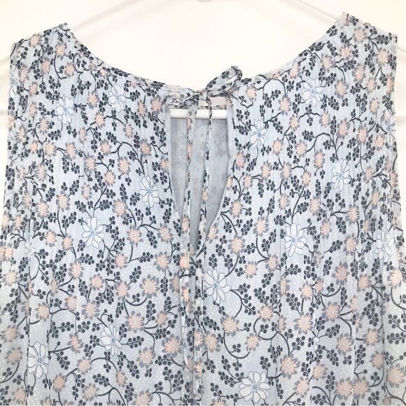 Max Studio Pastel Blue Floral Pleated Sleeveless Blouson Blouse - Picture 7 of 13